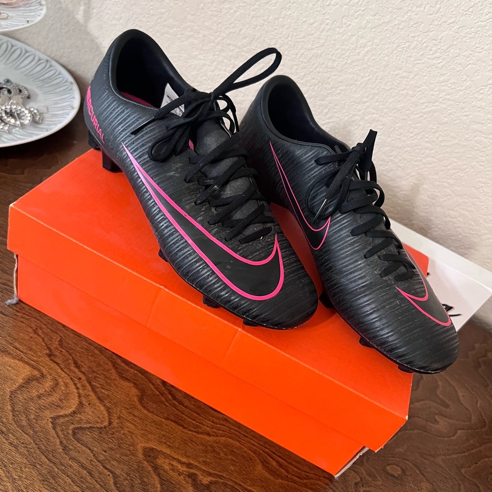 Woman’s Nike Cleats